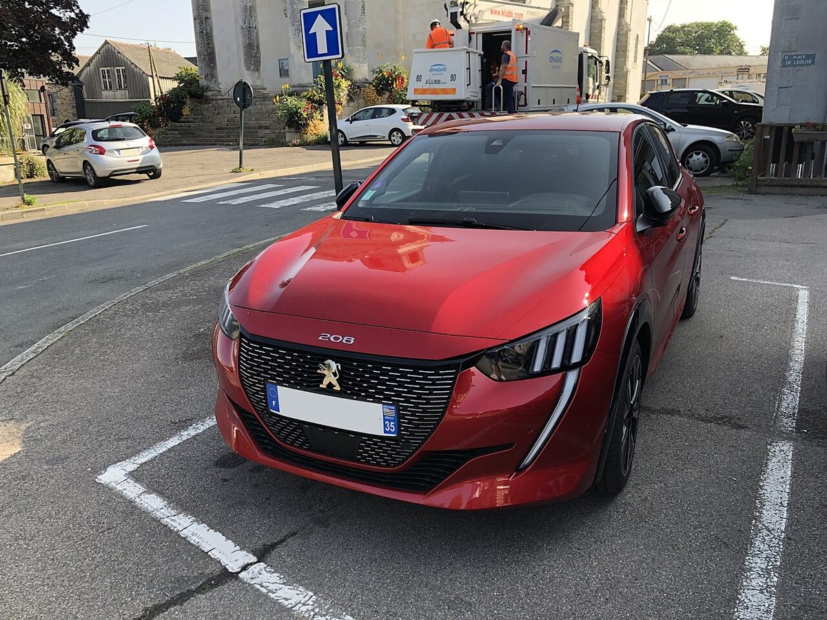 Peugeot 208